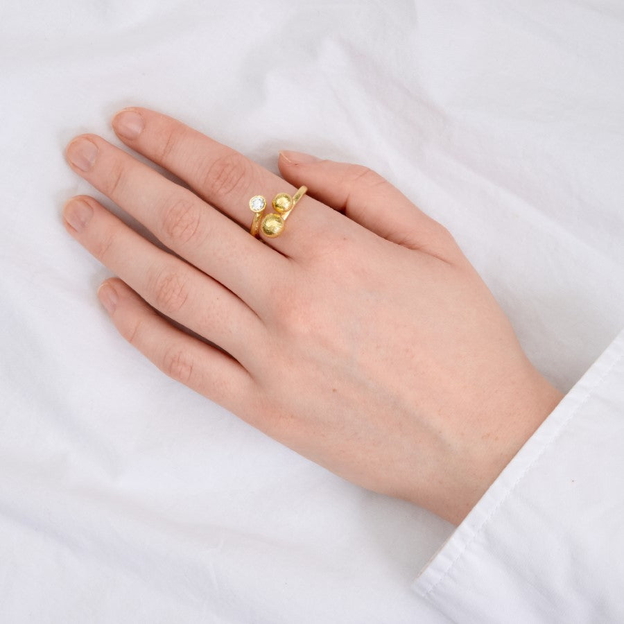 RING MED KUGLER & ZIRKON PURE BY NAT