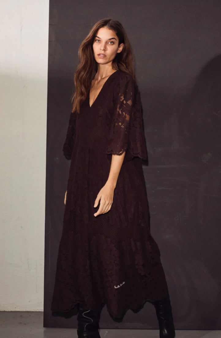 CURVEY LACE HEM KJOLE HL