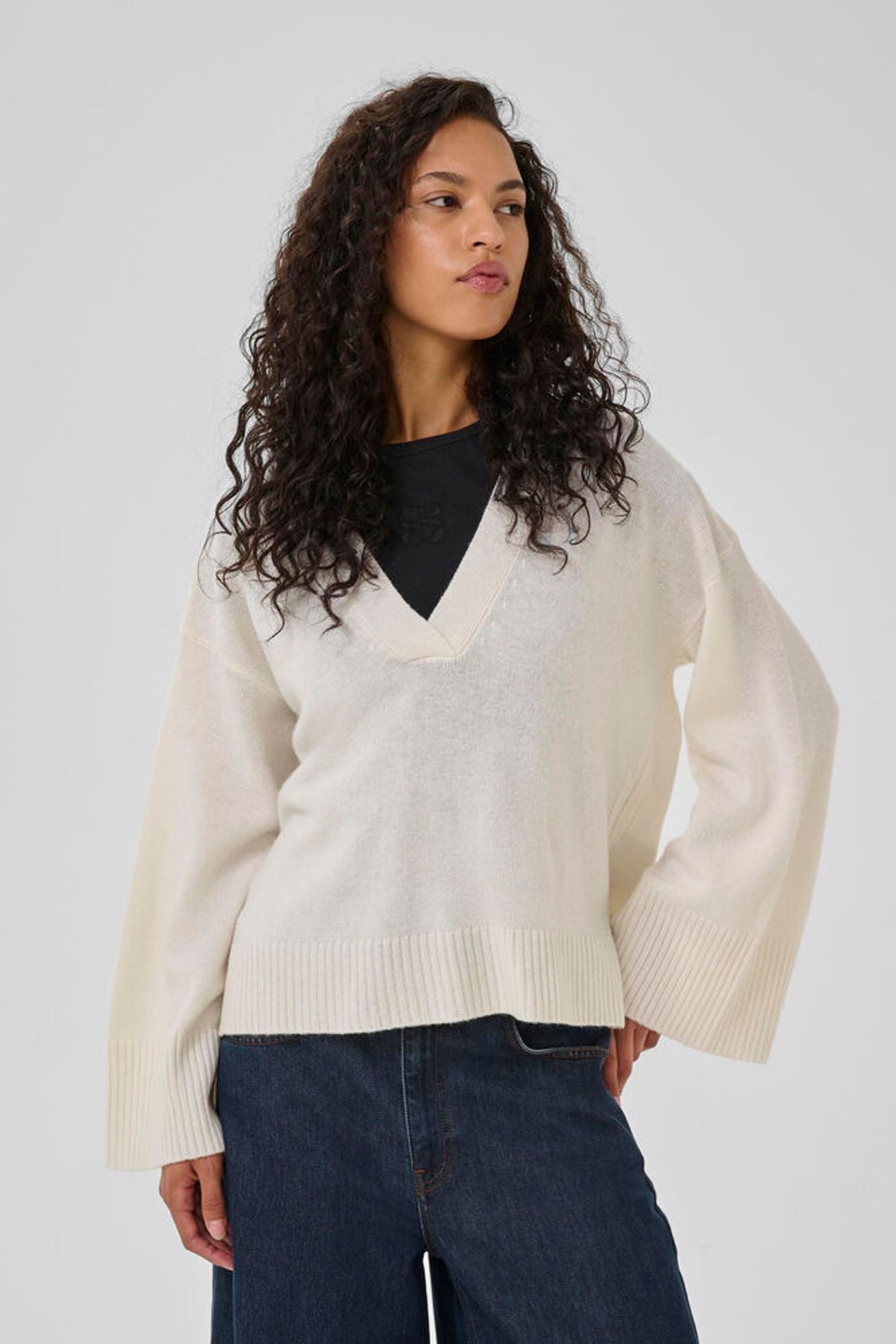 HUXI V-HALS STRIK MEW