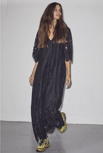 CURVEY LACE HEM KJOLE HL