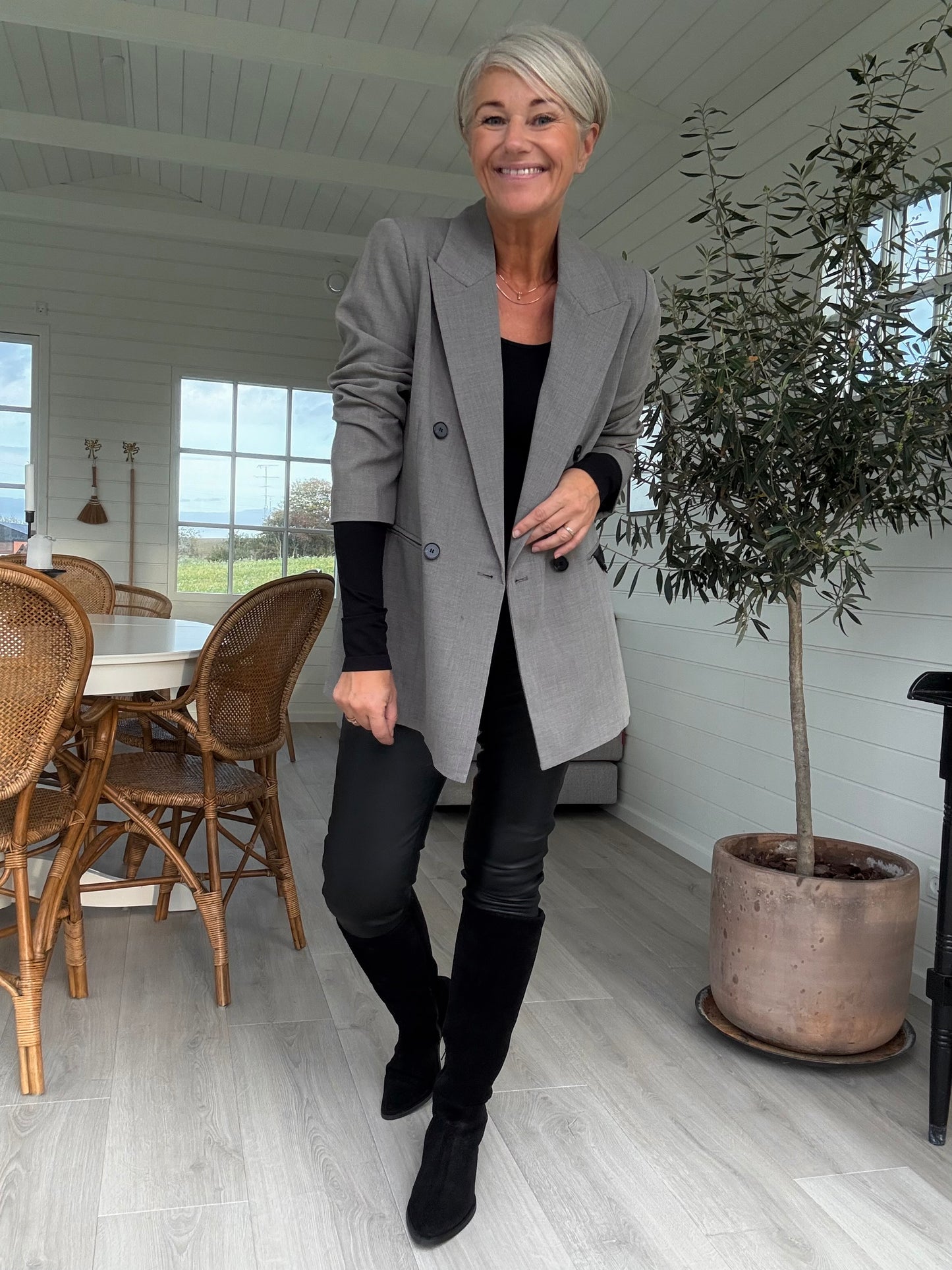 NICOLE LOW TRIANGLE BLAZER HL