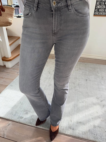 CELIA SUPERSLIM FIT FLARED LEG JEANS GARCIA