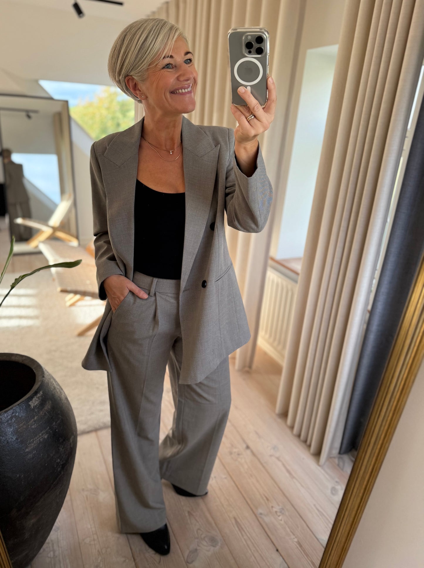 NICOLE LOW TRIANGLE BLAZER HL