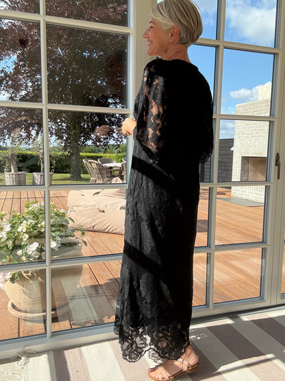 CURVEY LACE HEM KJOLE HL
