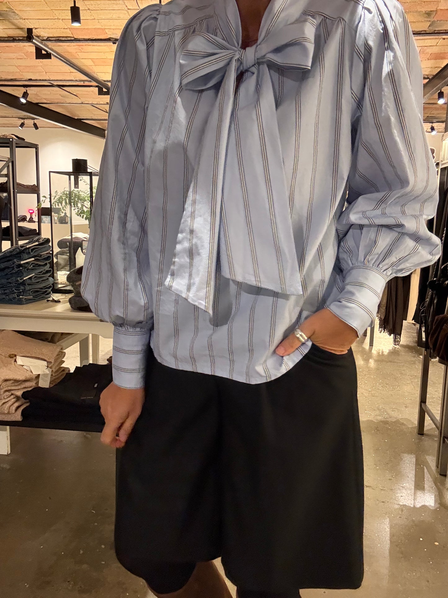 JAZ BOW STRIBET BLOUSE NN