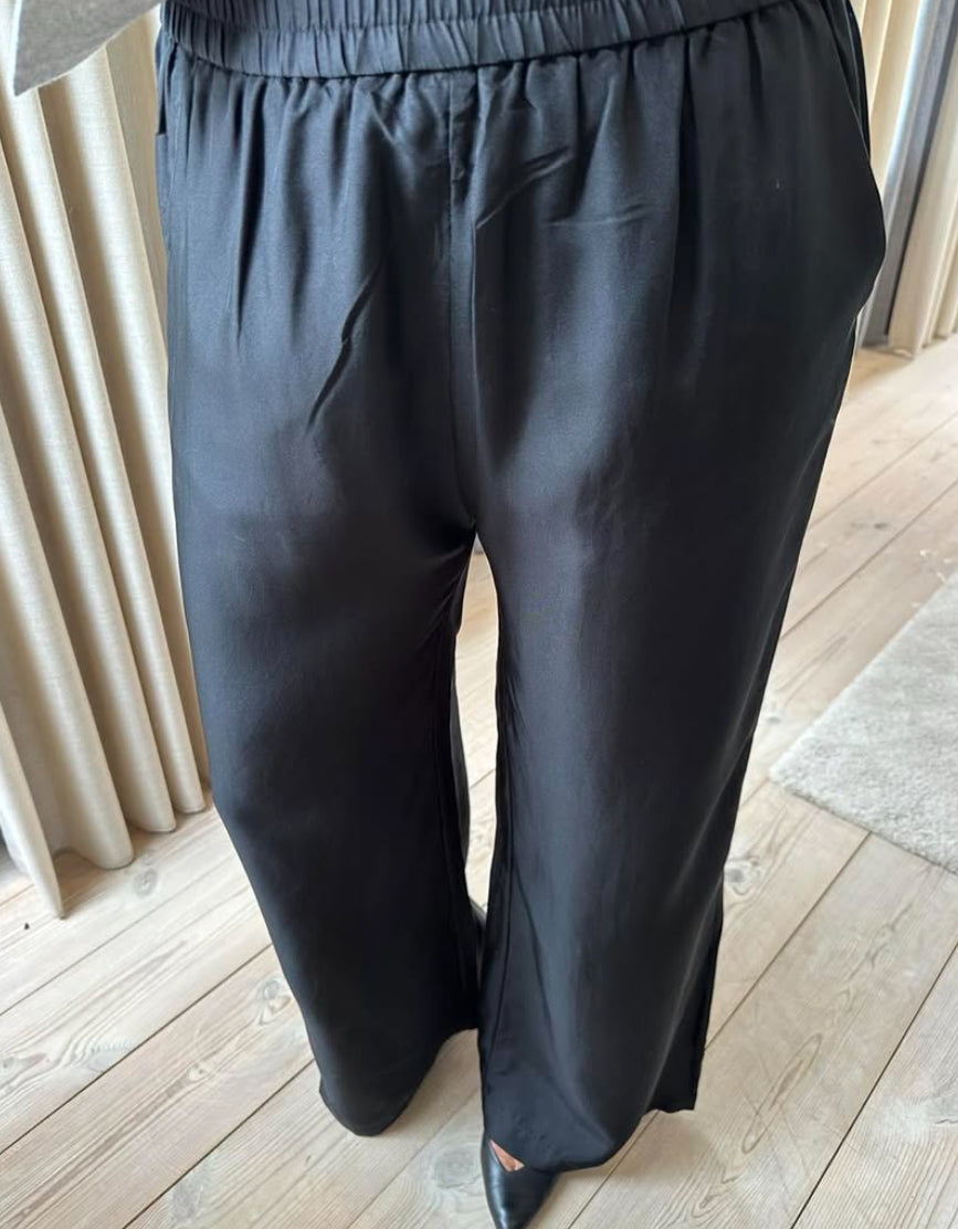 ARUM SILK BUKS MUNTHE