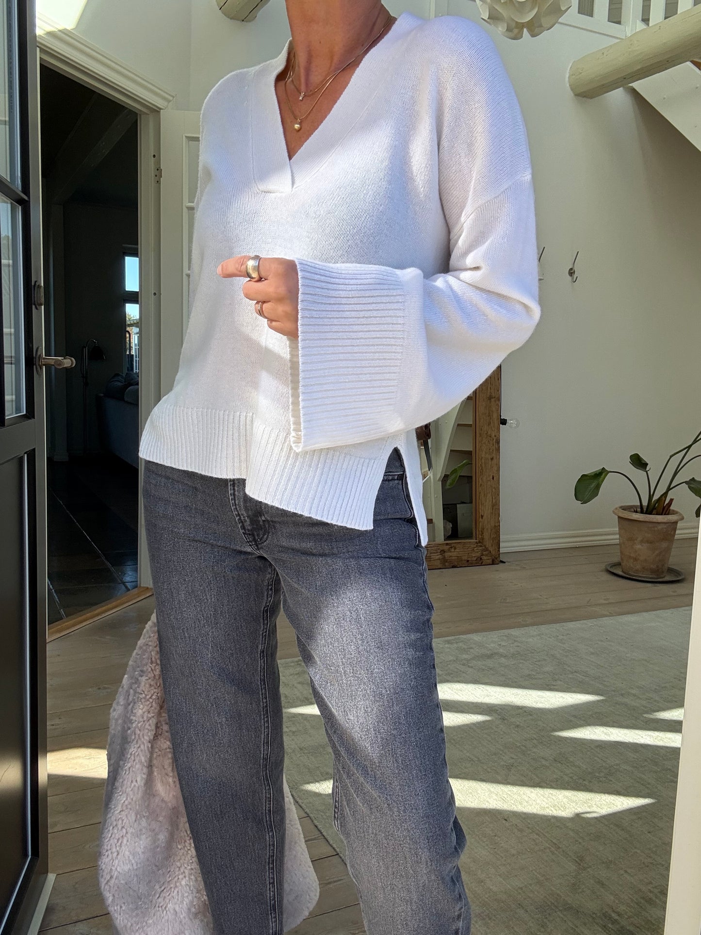 HUXI V-HALS STRIK MEW