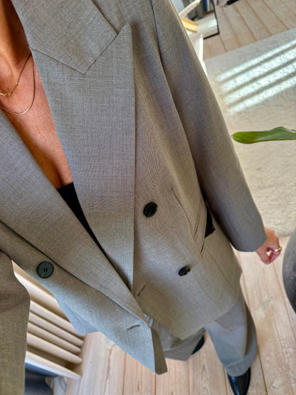 NICOLE LOW TRIANGLE BLAZER HL