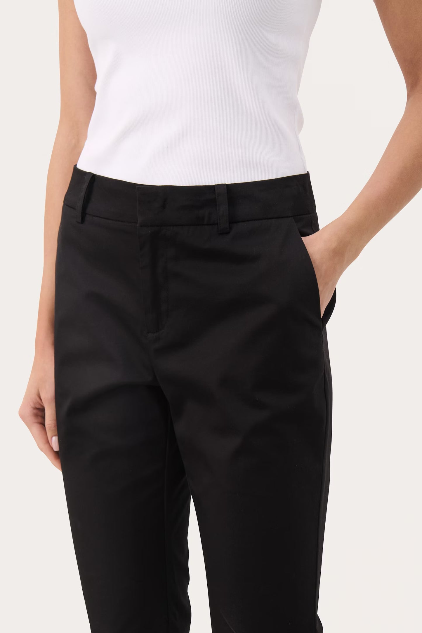 RENATA CAPRI SHORTS PART TWO