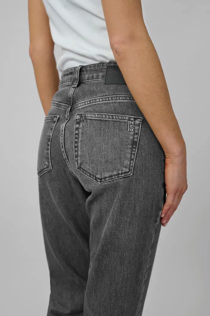 THE MOMMY 139 HIGH TAPERED JEANS MEW