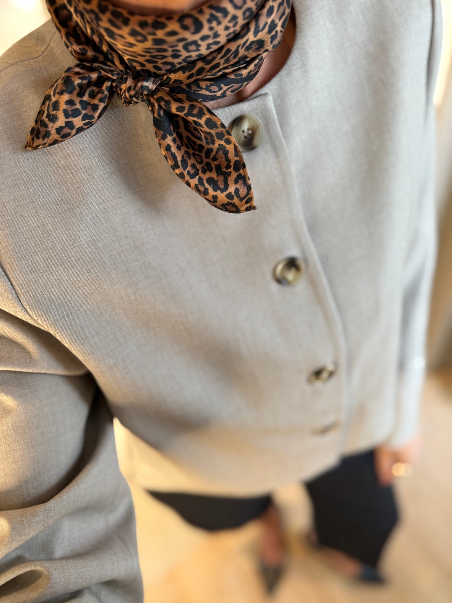 ZOEY SILK TØRKLÆDE SNEAKY FOX