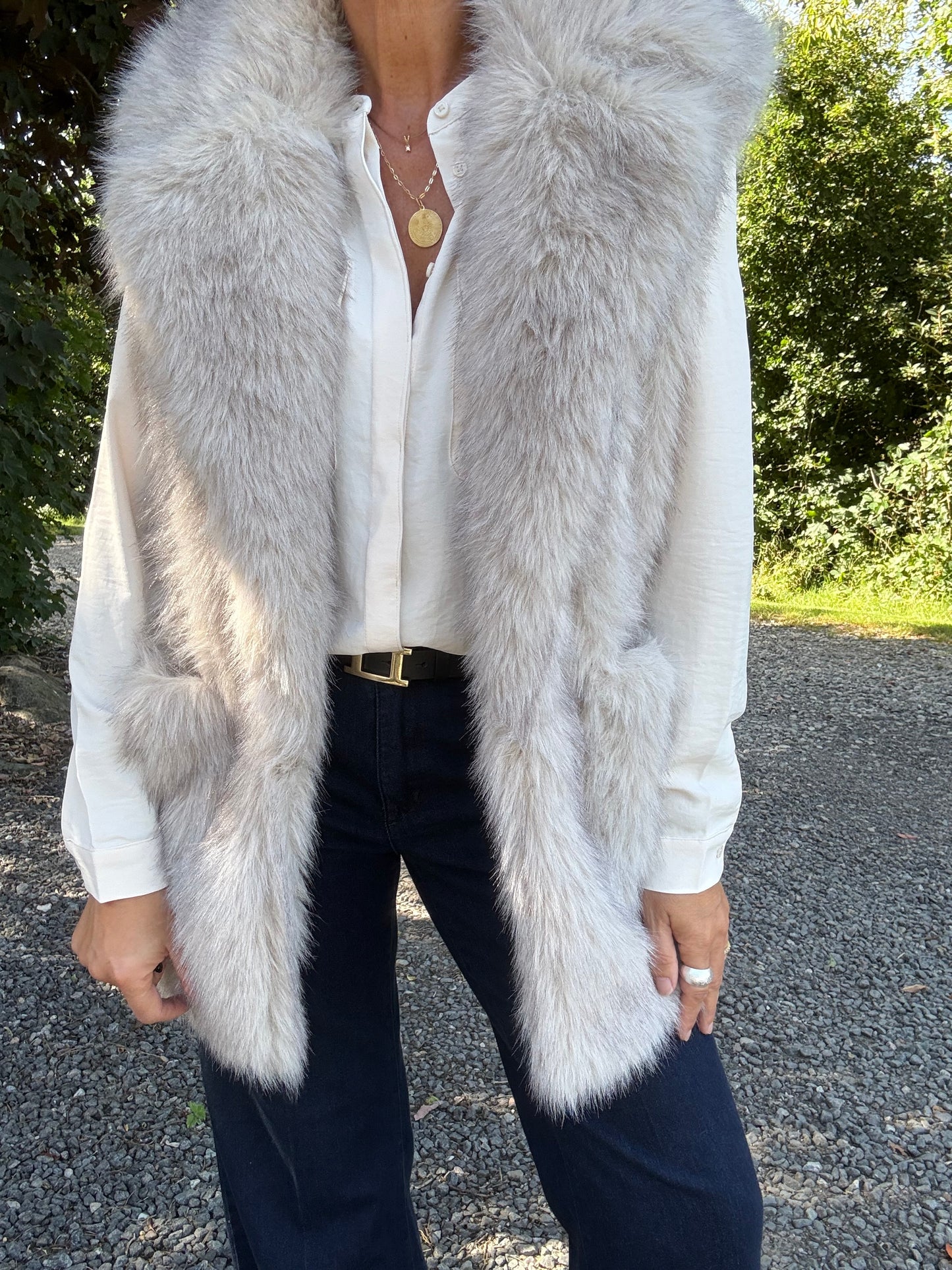 PLUSHY FAUX FUR VEST CM