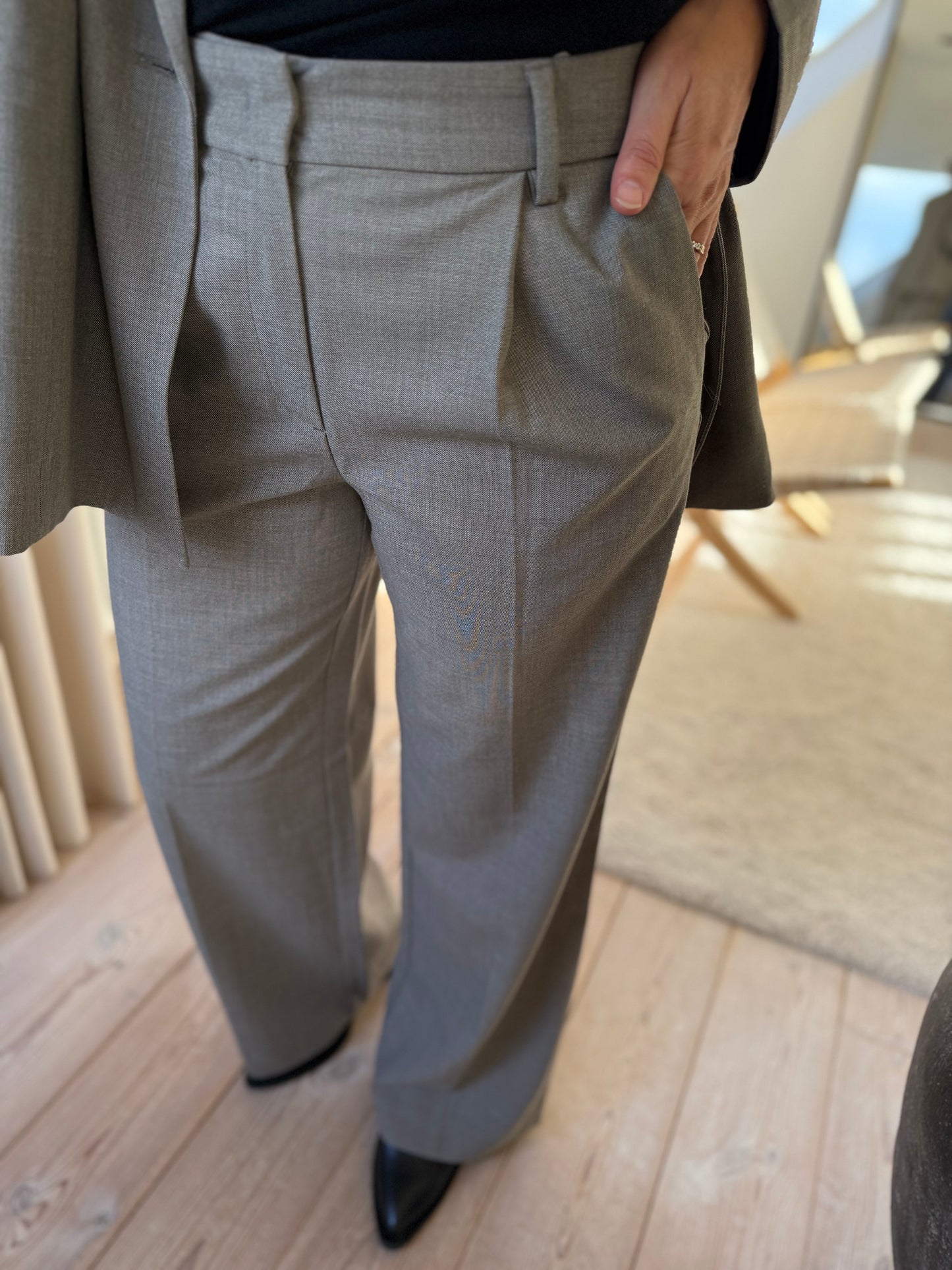 NICOLE PLEAT BUKS HL