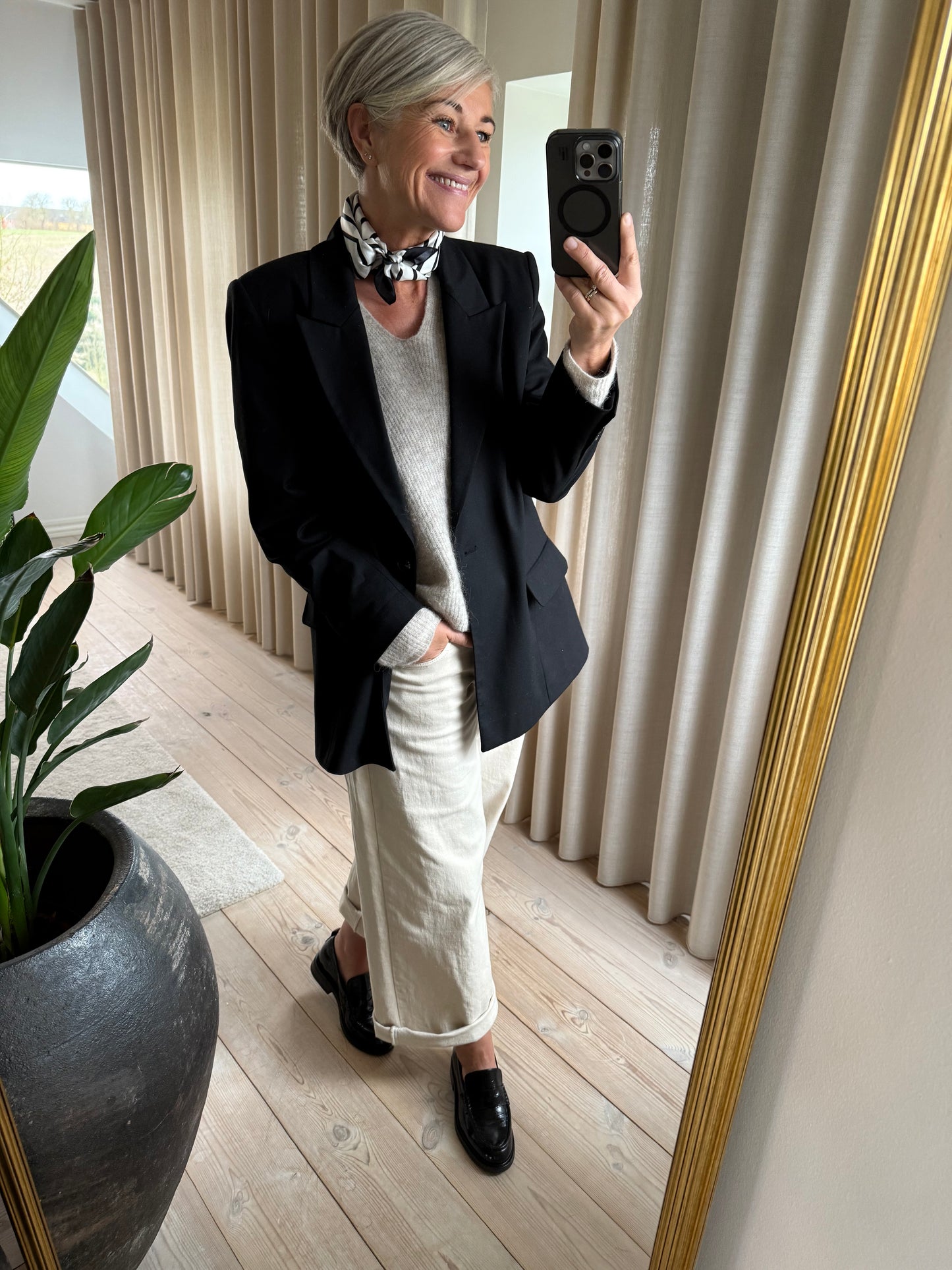 LINES SILK TØRKLÆDE SNEAKY FOX