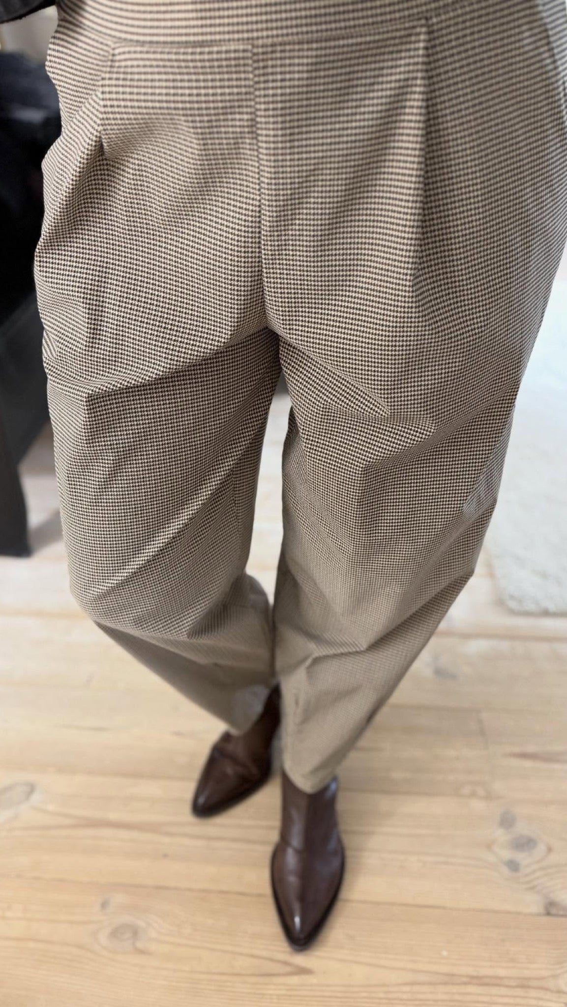 DAVINA ART BARREL BUKS BC