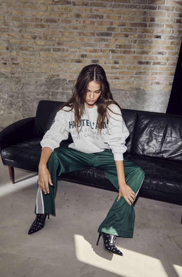 STUDIO LOGO SWEATSHIRT HL