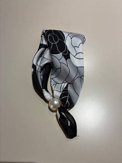 CHLOE SCARF W. MAGNETIC PEARL T&S