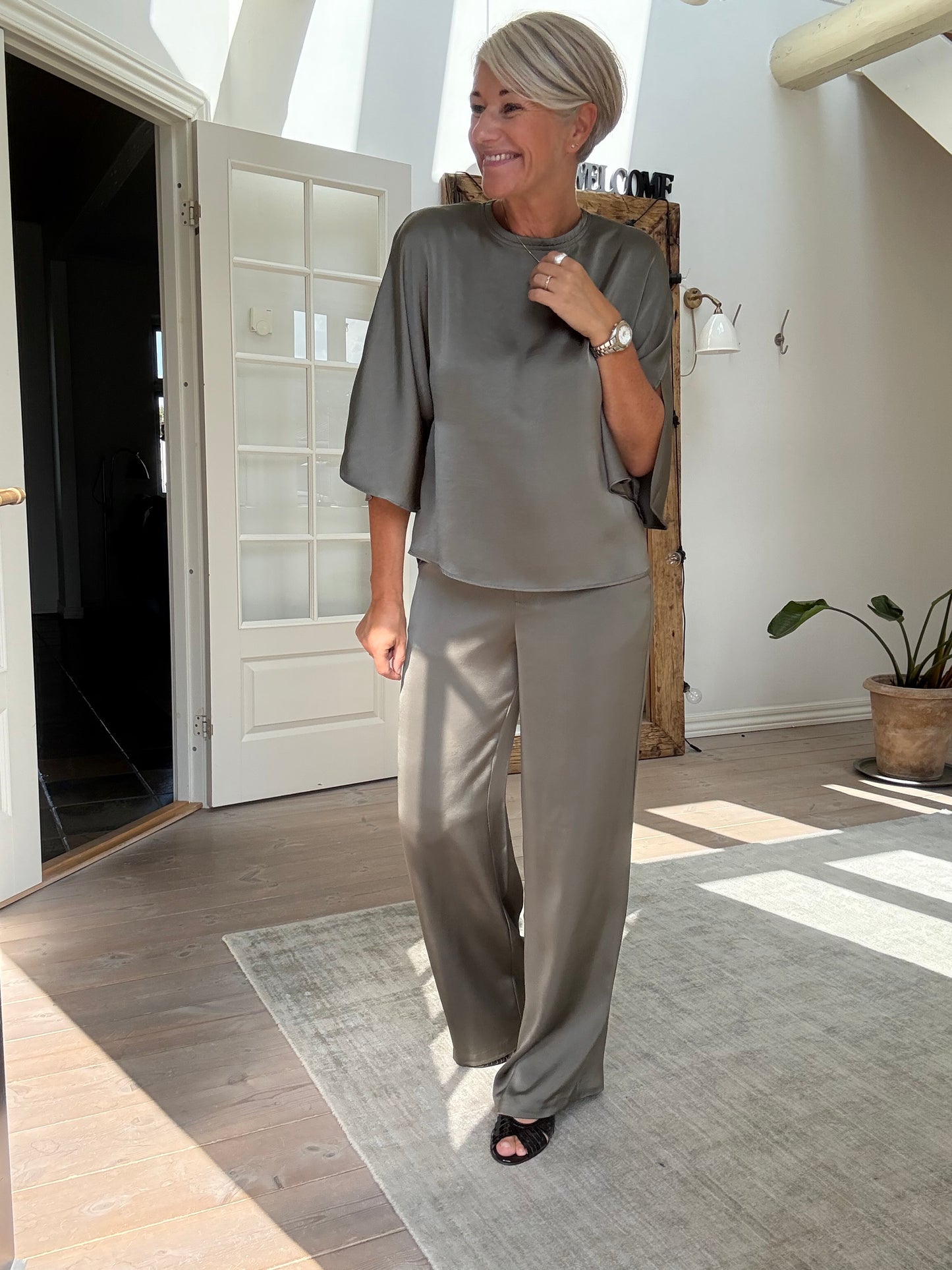 LIORA HEAVY SATEEN BLUSE NN