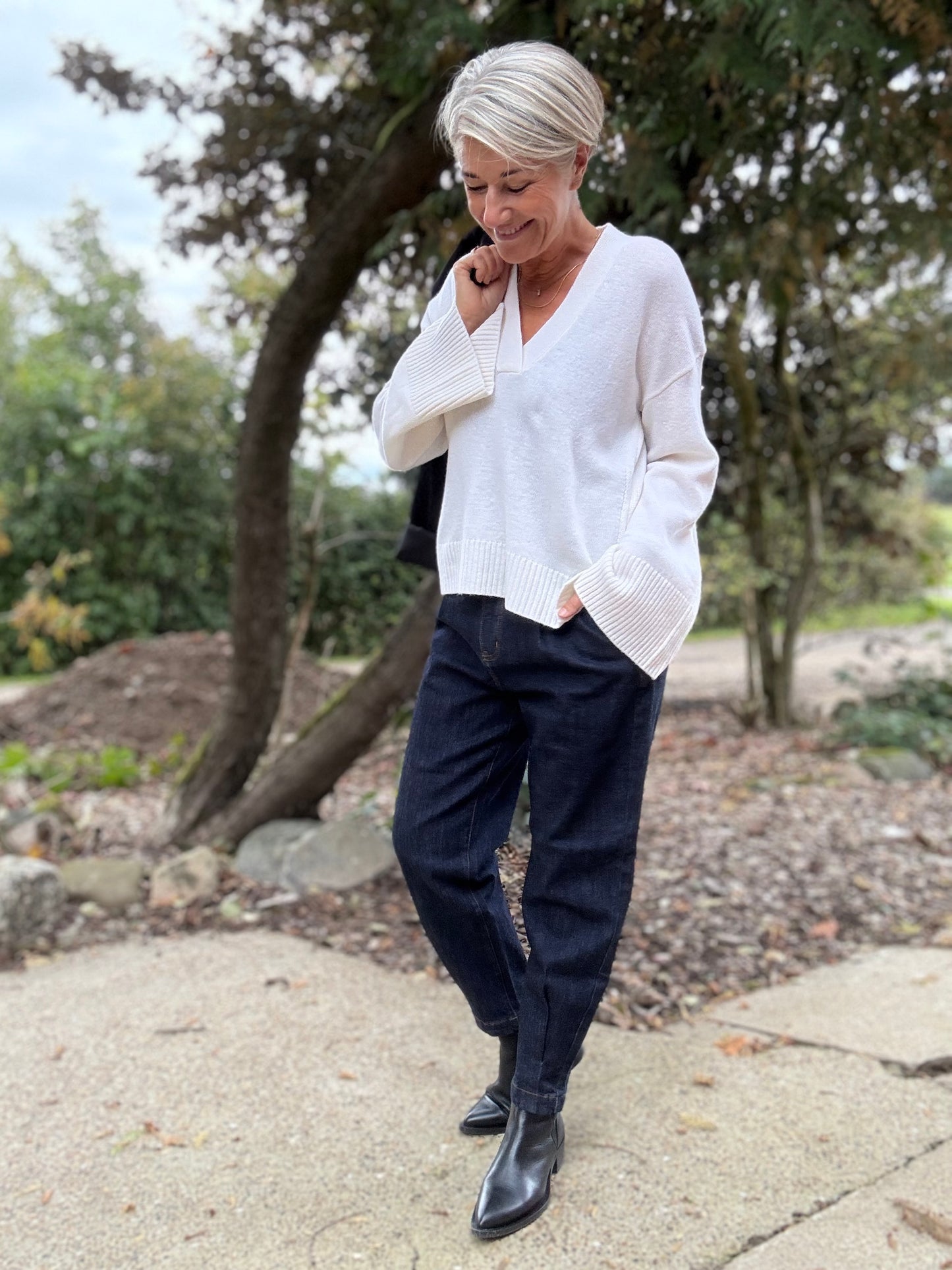 HUXI V-HALS STRIK MEW