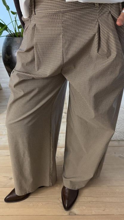 DAVINA ART WIDELEG BUKS BC