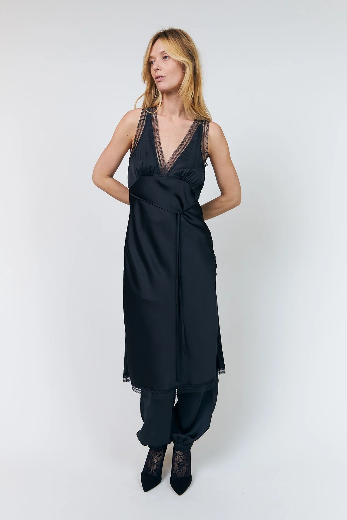 CLARI MIDI KJOLE SORT LL (152) - LifeStyle Hedensted