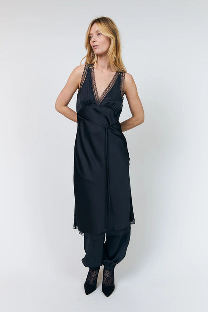 CLARI MIDI KJOLE SORT LL (152) - LifeStyle Hedensted