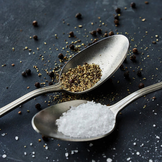 GAVEÆSKE, SALT & ORGANIC BLACK PEPPER, HD - LifeStyle Hedensted
