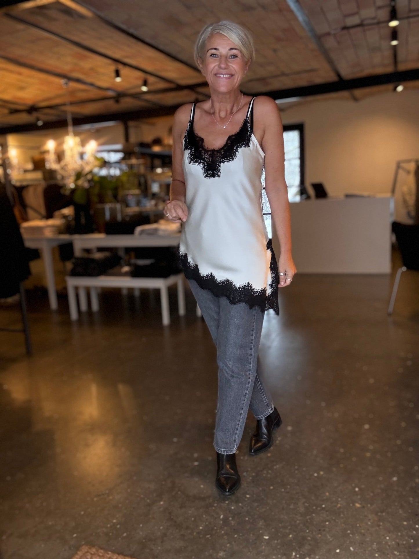 NAOMI ASYM CONTRAST LINGERIE TOP HL - LifeStyle Hedensted