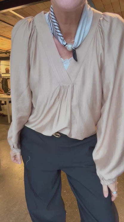 CHLOE SCARF W. MAGNETIC PEARL T&S