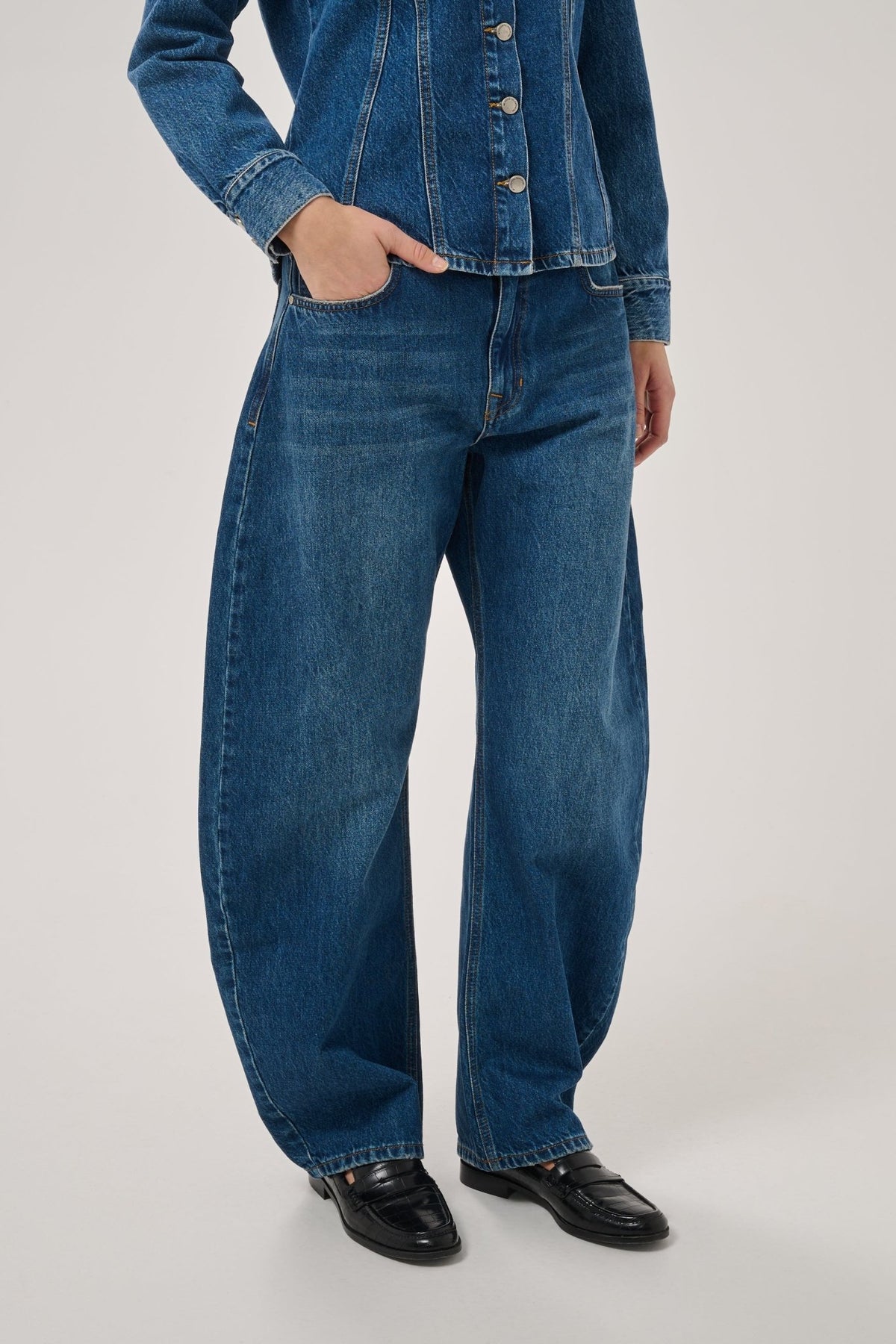 REMMIE 174 BARREL JEANS MEW (192) - LifeStyle Hedensted